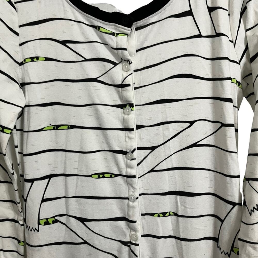 Old Navy Glow In the Dark Eyes Mummy Halloween Onesie Pajamas Size Medium Tall - Picture 6 of 8